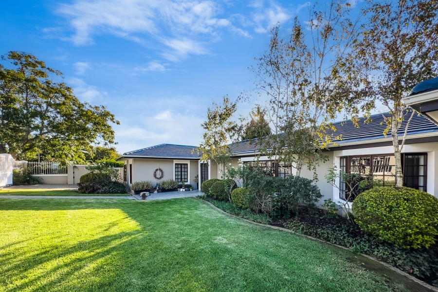 7 Bedroom Property for Sale in Durbanville Hills Western Cape